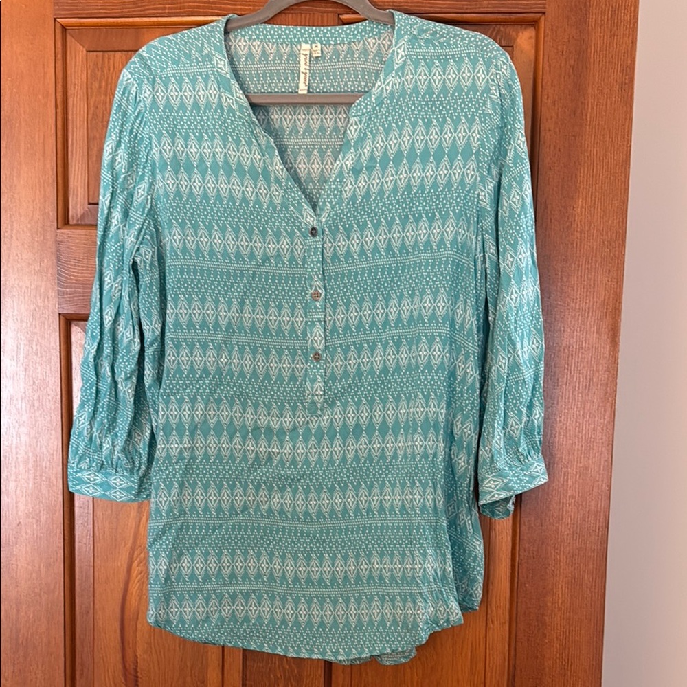 Grand & Greene White and Green Buttoned Blouse with Mandarin Collar